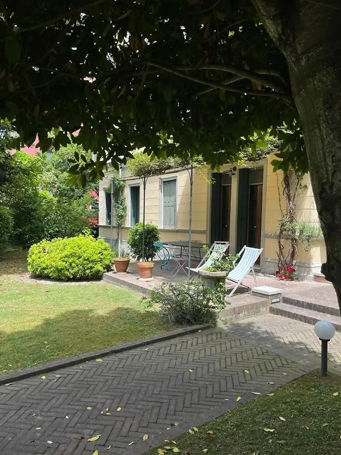 B&B Villa Ines Lido di Venezia Alojamento de Acomodação e Pequeno-almoço